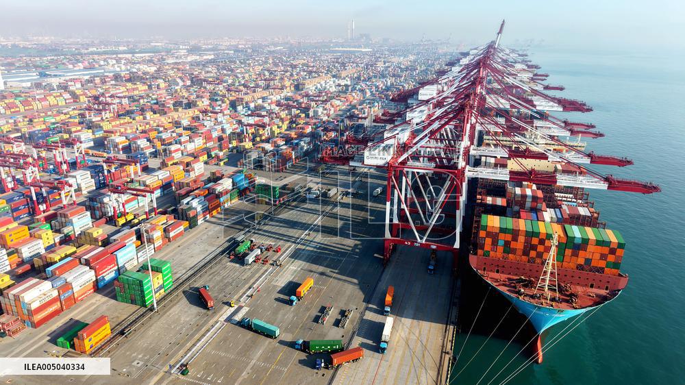 Qingdao Port Foreign Trade Containers