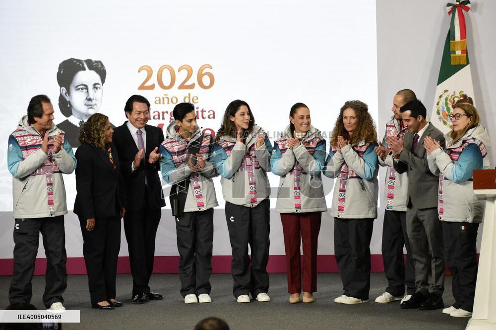 President Of Mexico Presents The Flag To The Athletes Representing Mexico At The Winter Games - Mexico City