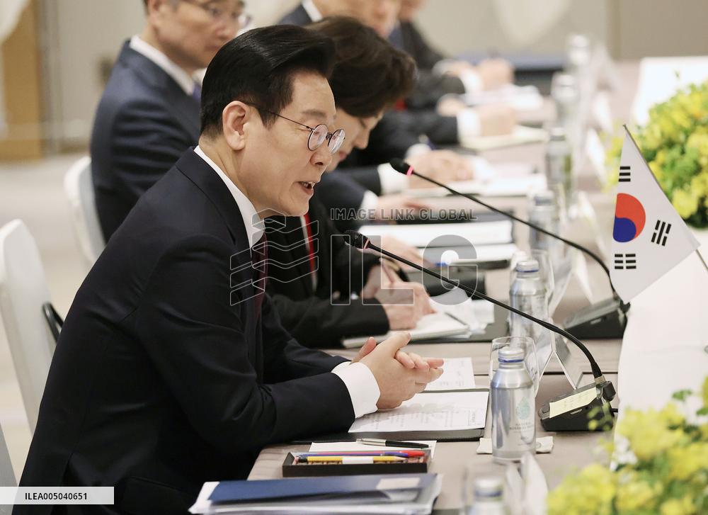 Japan-S. Korea summit