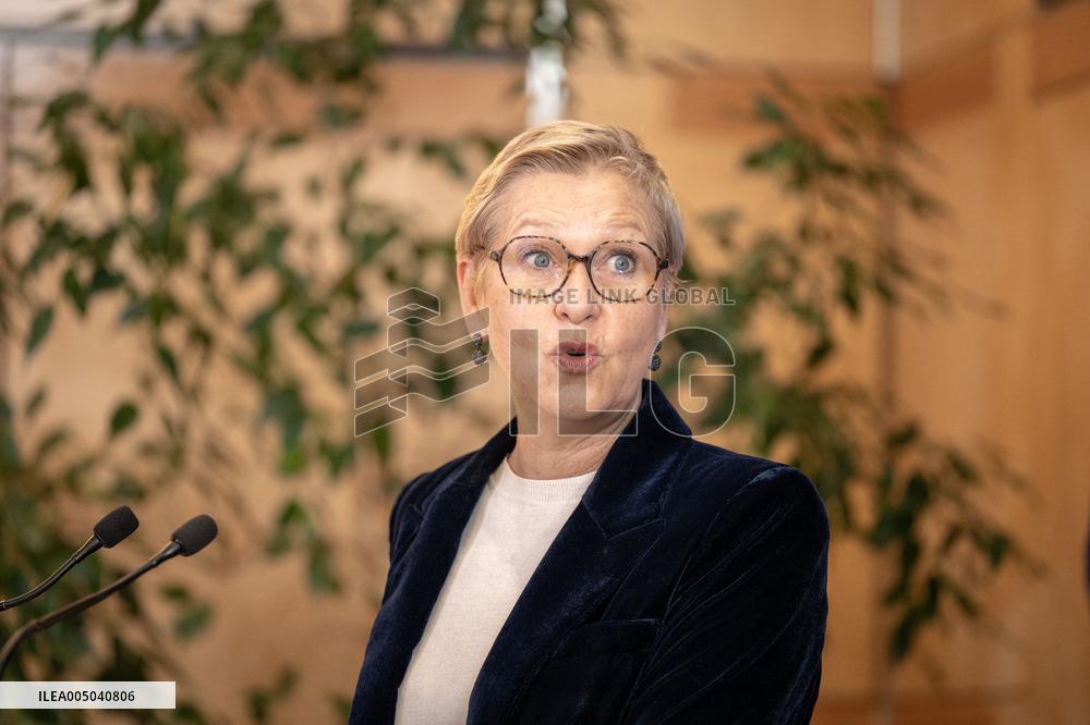 Submission of the report "Influence and Social Networks" to the government - Paris AJ