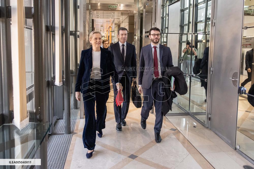 Submission of the report "Influence and Social Networks" to the government - Paris AJ