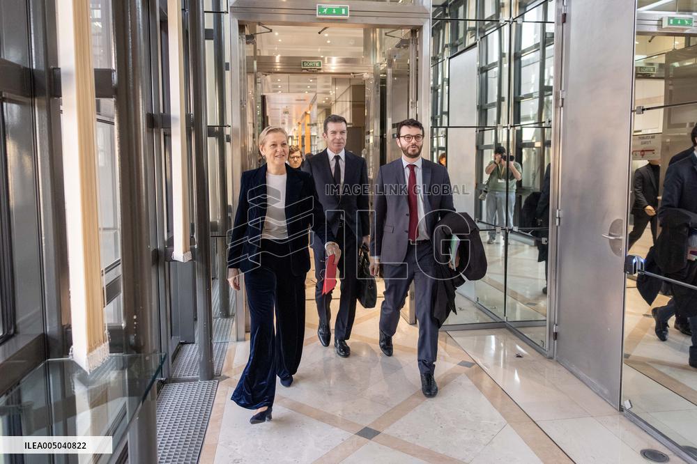 Submission of the report "Influence and Social Networks" to the government - Paris AJ