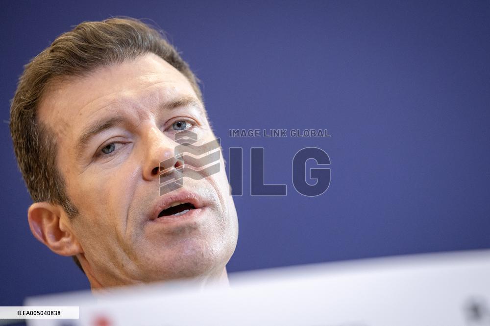 Submission of the report "Influence and Social Networks" to the government - Paris AJ