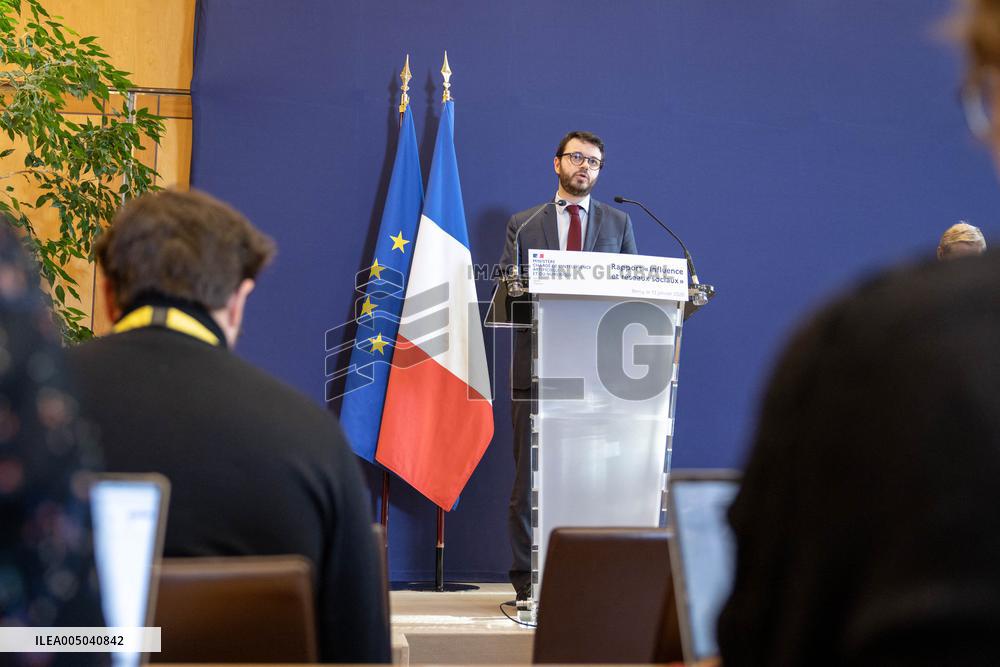 Submission of the report "Influence and Social Networks" to the government - Paris AJ