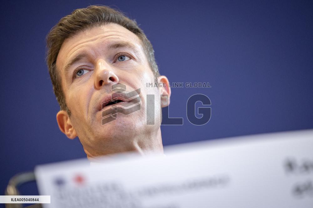 Submission of the report "Influence and Social Networks" to the government - Paris AJ