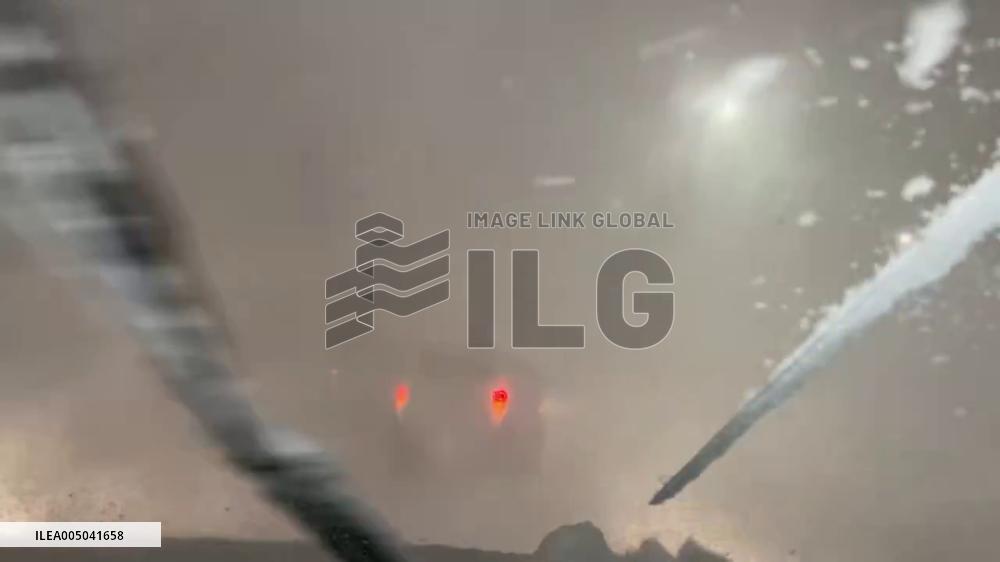 Japan: Blizzard Conditions Reduce Visibility in Sapporo Area 3