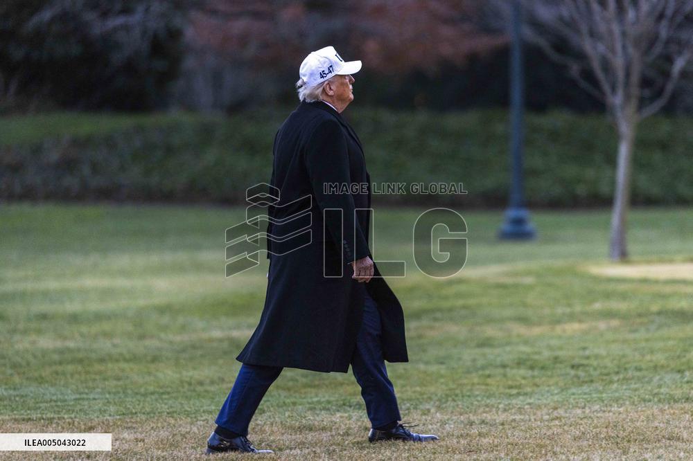 President Trumpreturns to the White House from Detroit, Michgan