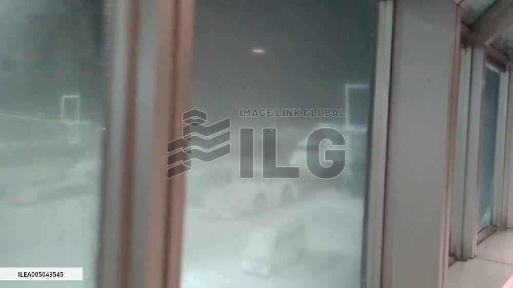 Japan: Heavy Snow Leaves 800 Passengers Stranded Overnight at New Chitose Airport