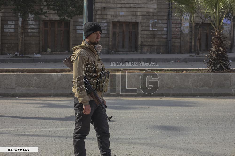 Civilians Flee Aleppo Amid Kurdish-Government Clashes - Syria