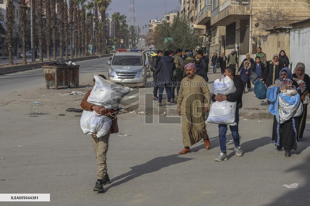 Civilians Flee Aleppo Amid Kurdish-Government Clashes - Syria