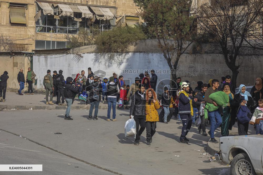 Civilians Flee Aleppo Amid Kurdish-Government Clashes - Syria