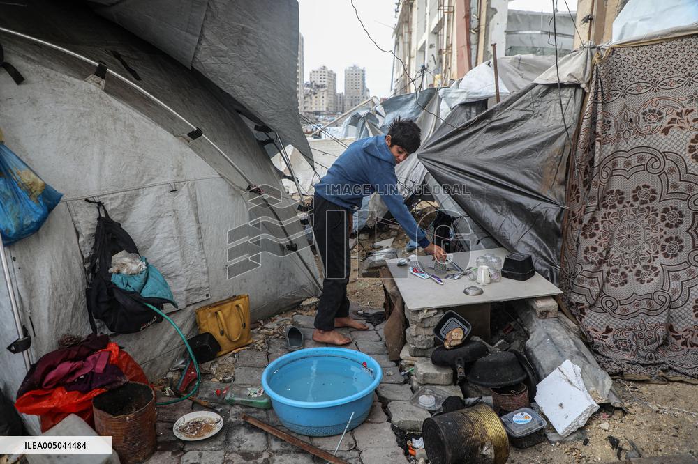 4 Palestinians Killed as Heavy Rains, Strong Winds Sweep Across Area - Gaza