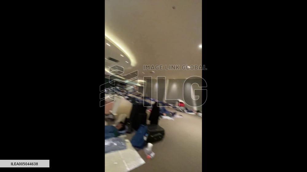 Japan: Heavy Snow Leaves 800 Passengers Stranded Overnight at New Chitose Airport 3