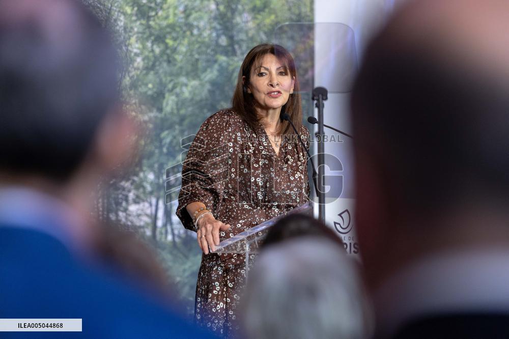 Paris' Mayor delivers a speech for the 2026 whishes - Paris AJ