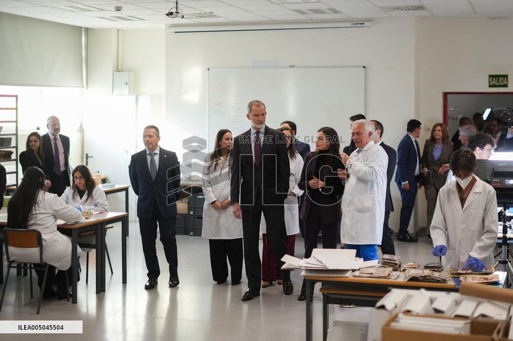Royals Visit the Project to Recover the Photographs of The Dana - Valencia
