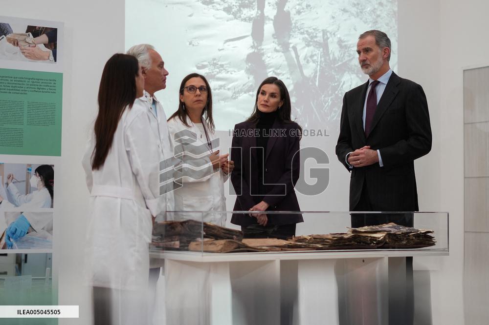 Royals Visit the Project to Recover the Photographs of The Dana - Valencia