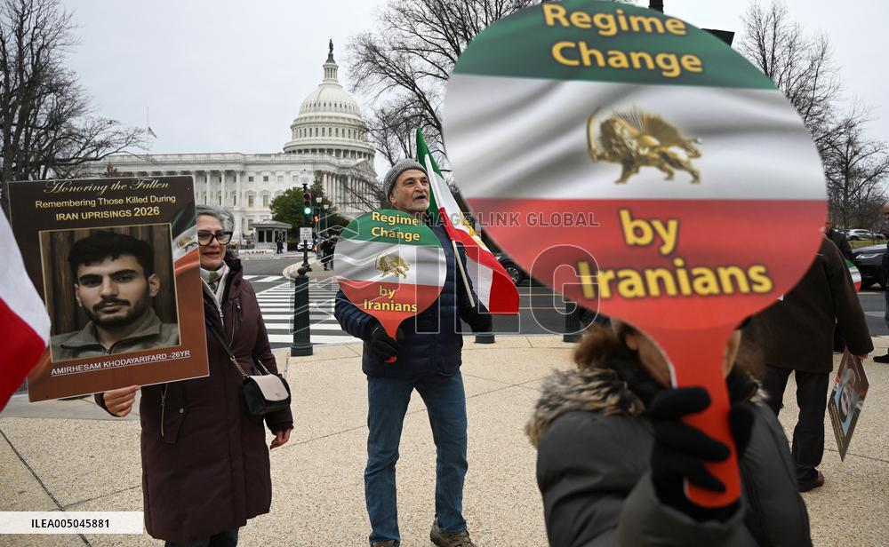 Iranians hold a rally  in Washington DC to call for a change of government in Iran