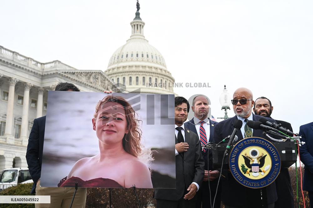 House Homeland Security Committee Democrats discuss killing of Renee Good