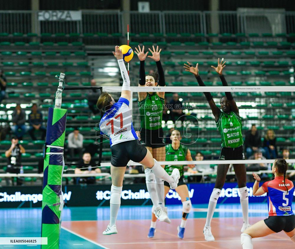 VOLLEY - Volley Challenge Cup Women - Megabox group Vallefoglia vs Fatum Nyiregyhaza