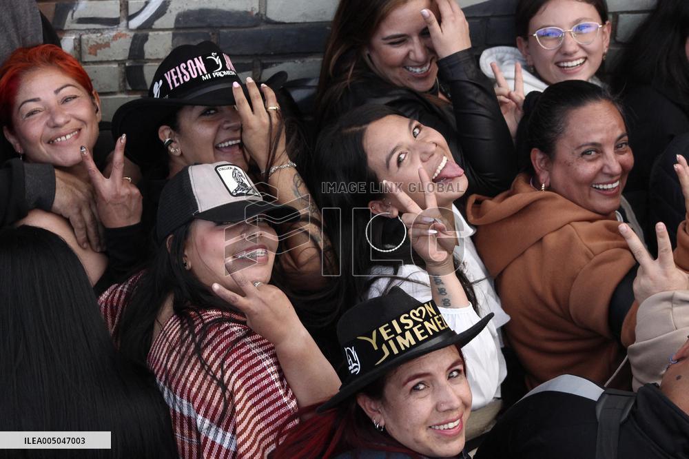 Fans Gather to Enter Yeison Jimenez Symbolic Funeral in Bogota