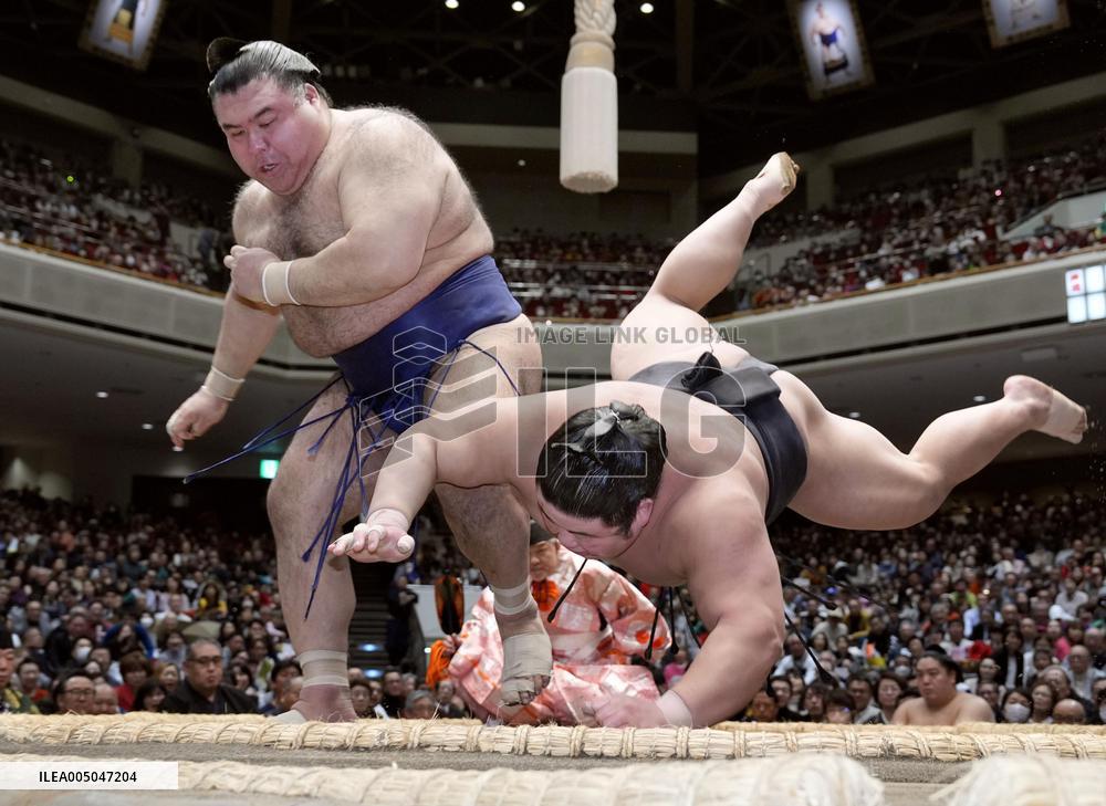 New Year Grand Sumo Tournament