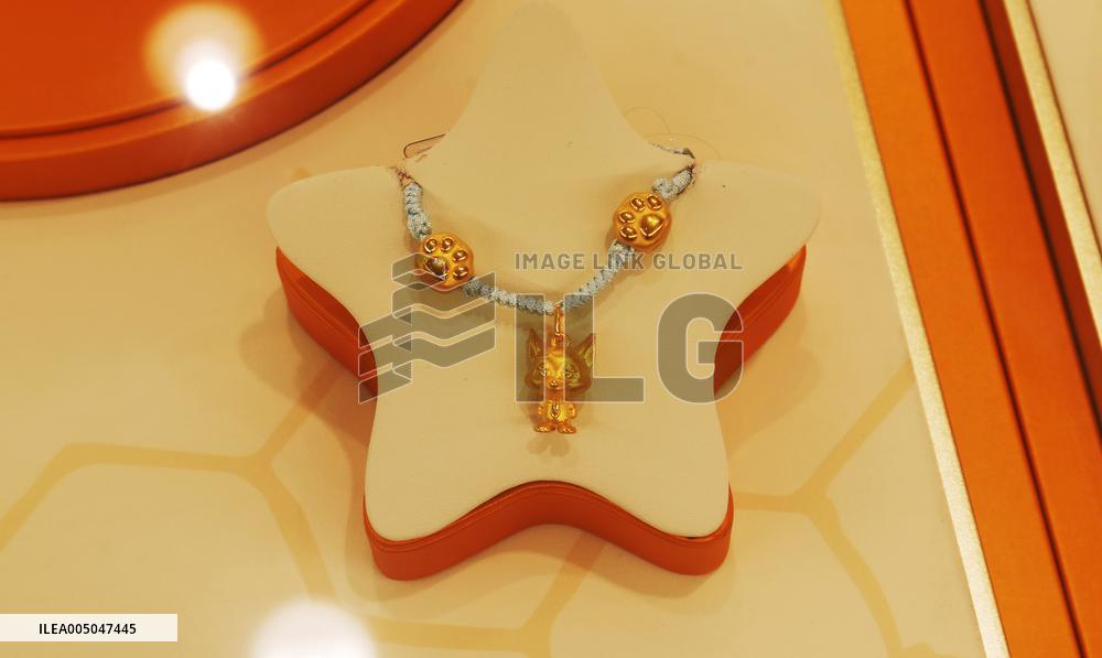 LaoFengXiang Collaborates With Disney on Gold Jewelry