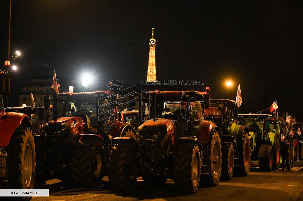 FNSEA Farmers Protest At National Assembly - Paris