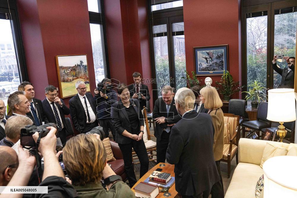 Danish and Greenland Officials Meet US Senators on Capitol Hill
