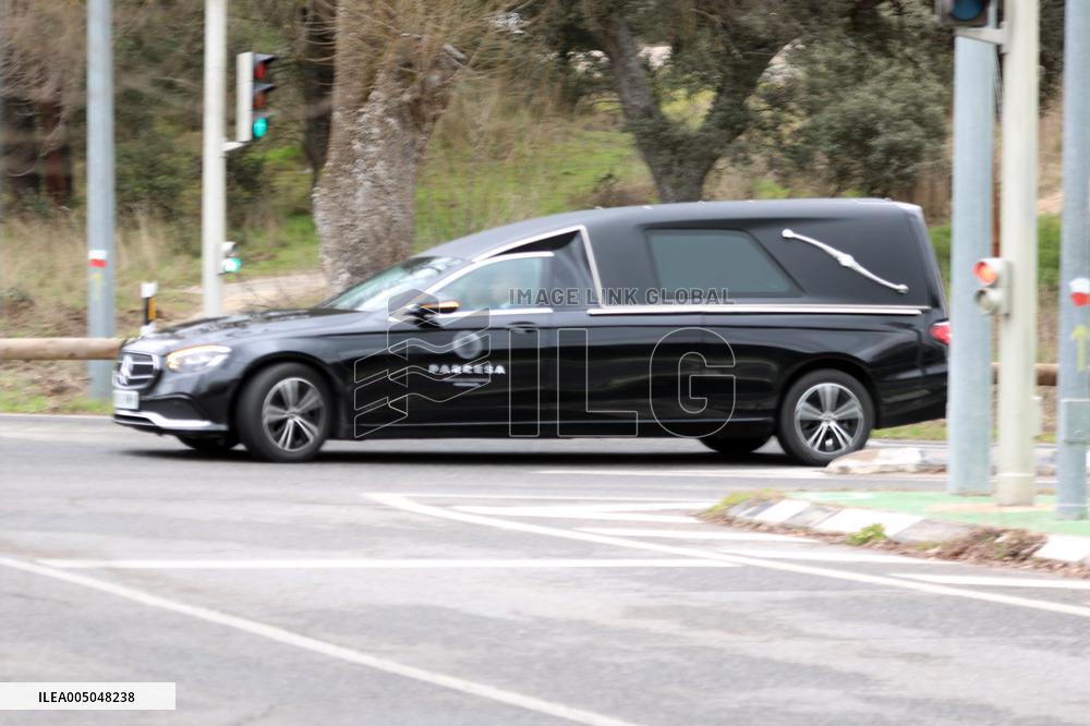 A Hearse Enters La Zarzuela Palace On The Death Of Irene Of Greece - Madrid