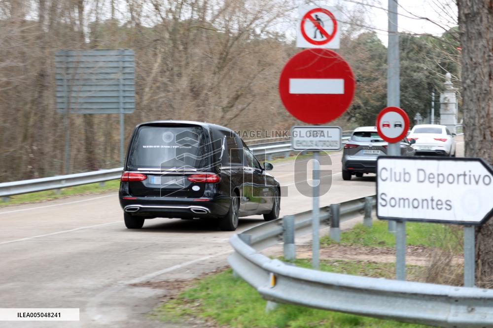 A Hearse Enters La Zarzuela Palace On The Death Of Irene Of Greece - Madrid