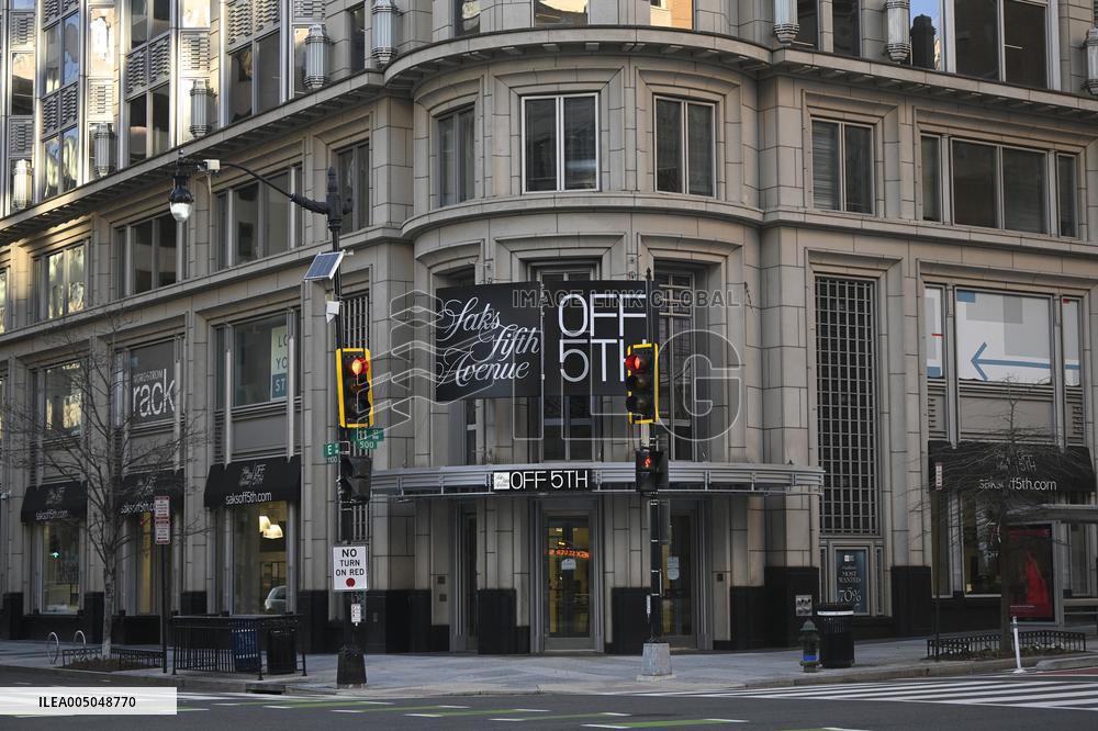 Saks Files for Bankruptcy as Department Stores Fight for Survival