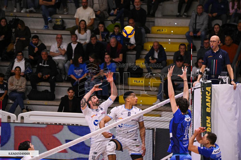 VOLLEY - Superlega Serie A - Cisterna Volley vs Vero Volley Monza 3-1 (25-22, 25-23,18-25, 25-22)