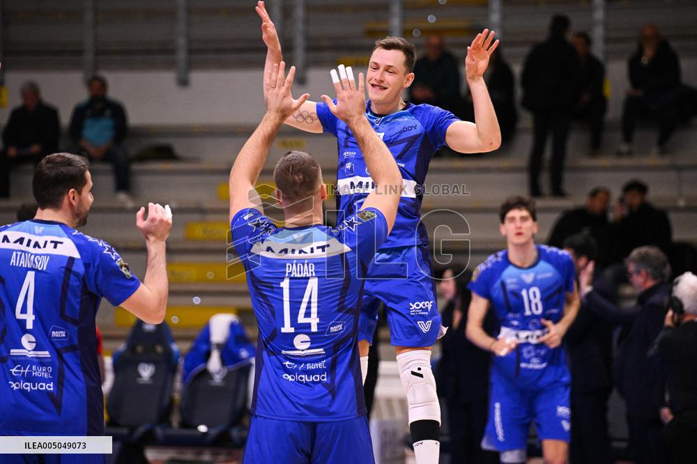 VOLLEY - Superlega Serie A - Cisterna Volley vs Vero Volley Monza 3-1 (25-22, 25-23,18-25, 25-22)