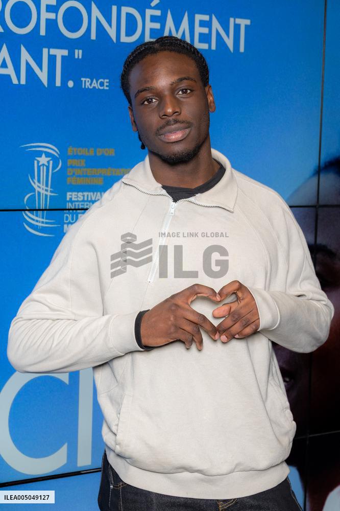 Promis Le Ciel Paris Film Premiere