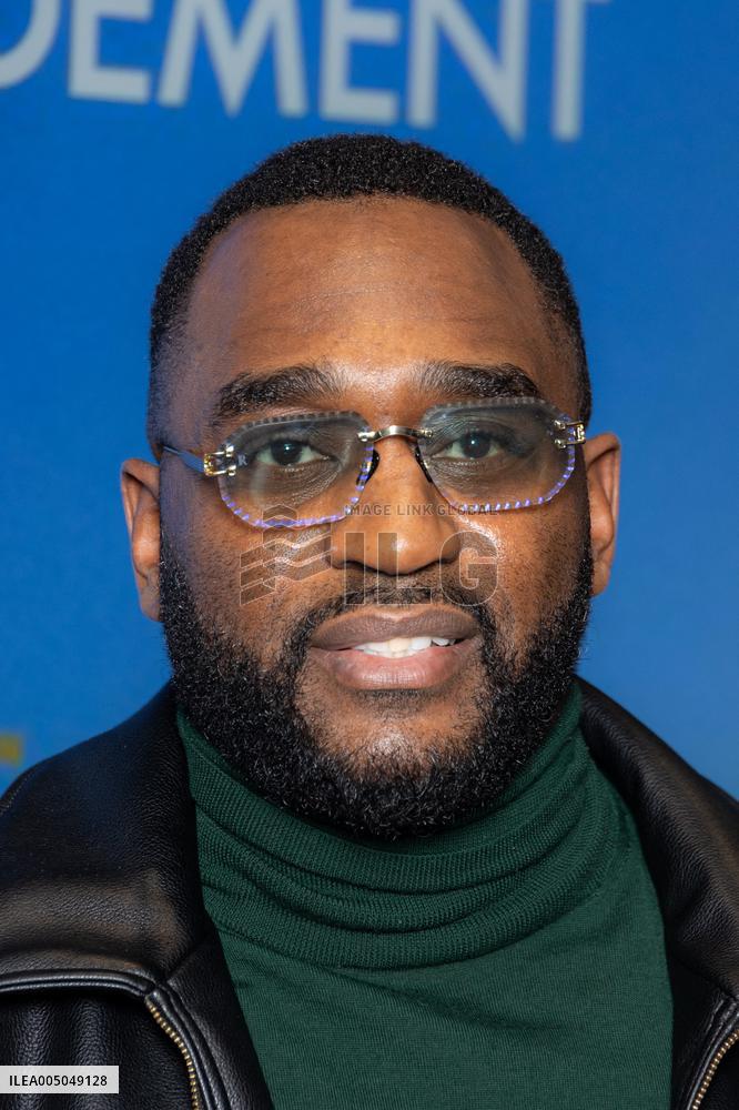 Promis Le Ciel Paris Film Premiere