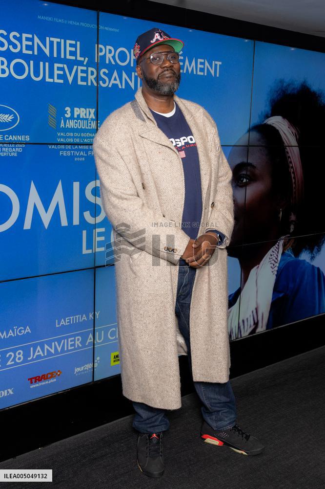 Promis Le Ciel Paris Film Premiere
