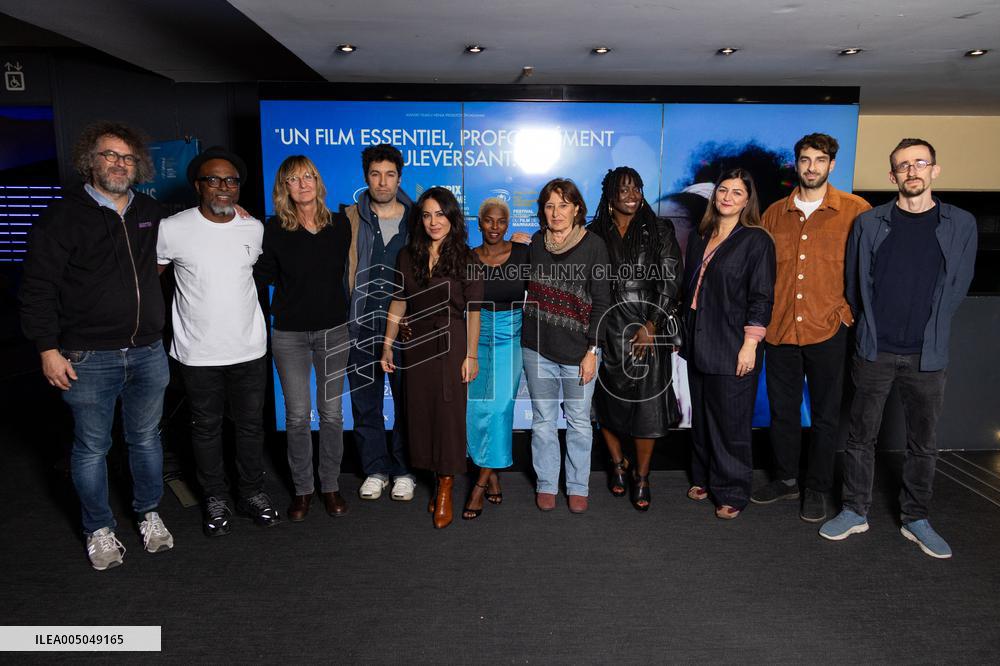 Promis Le Ciel Paris Film Premiere