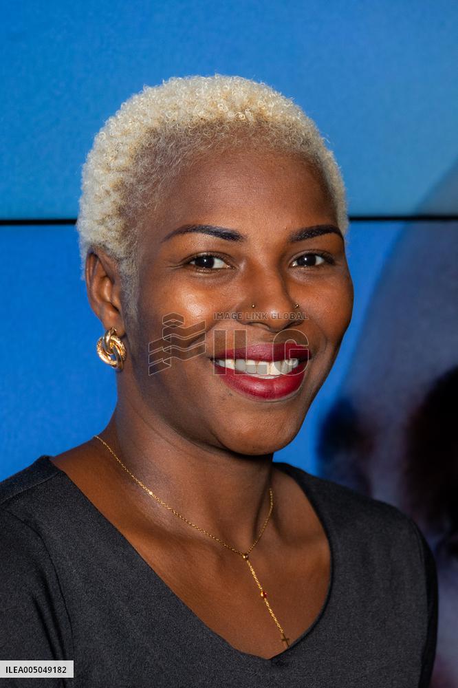 Promis Le Ciel Paris Film Premiere