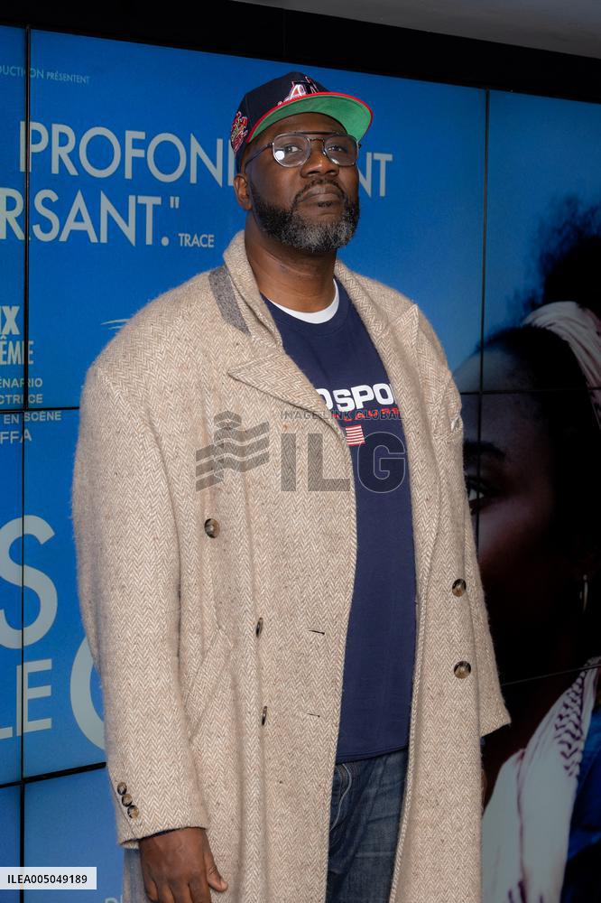 Promis Le Ciel Paris Film Premiere