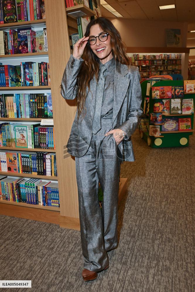 Sarah Shahi book signing