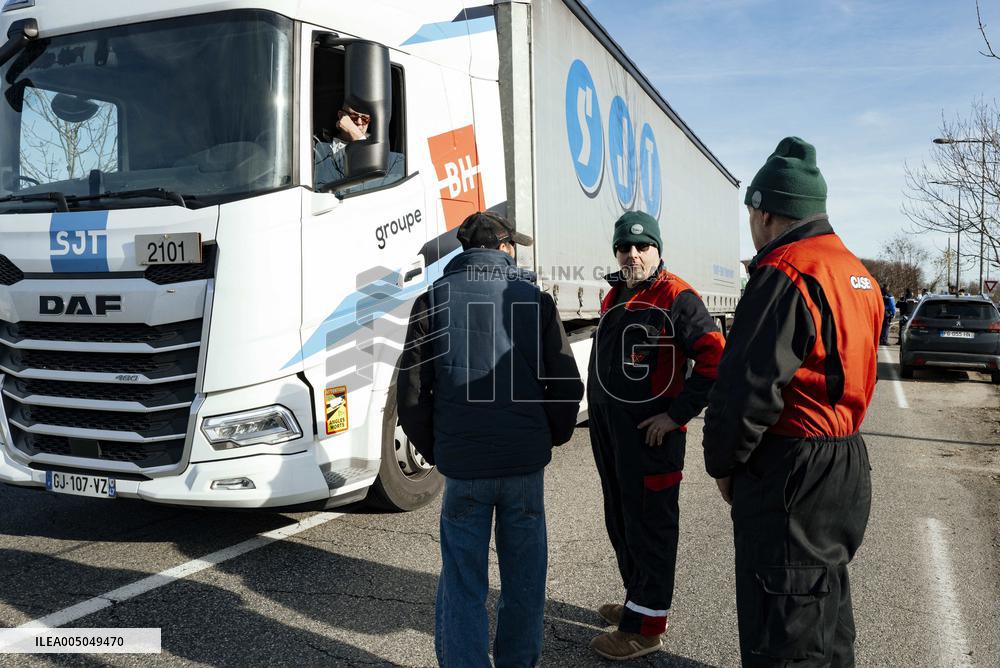 Blockade of Power Stations and Control of Shipments - Montauban