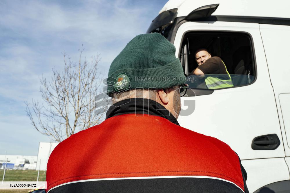 Blockade of Power Stations and Control of Shipments - Montauban