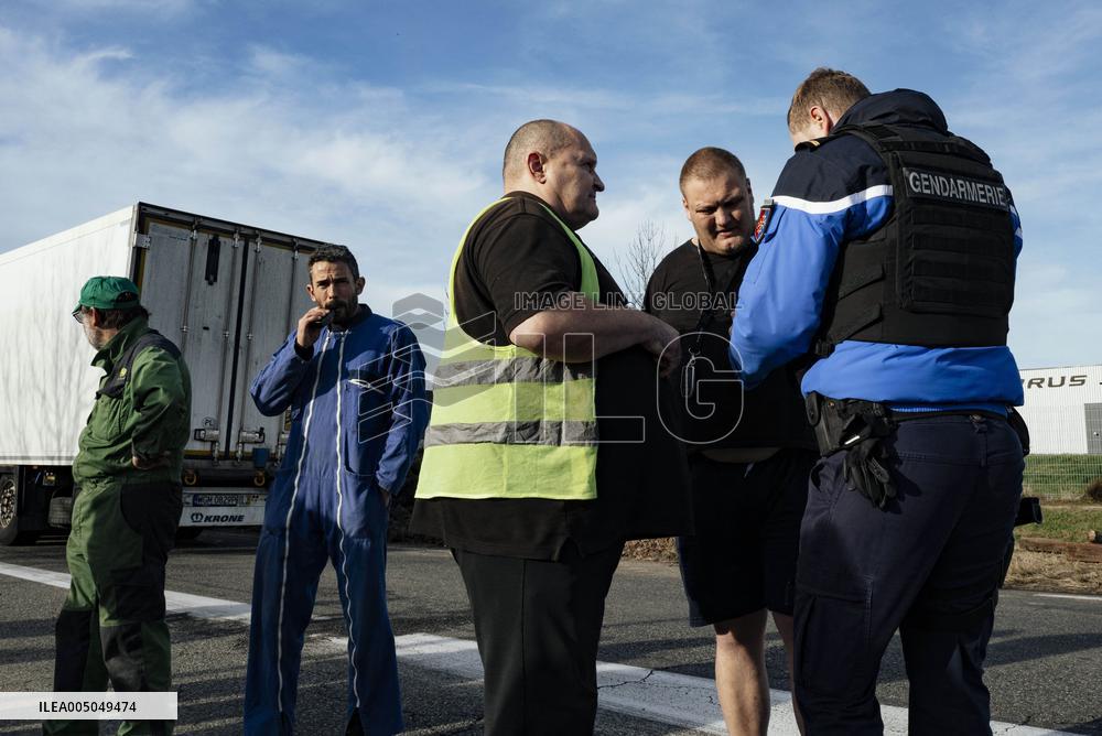 Blockade of Power Stations and Control of Shipments - Montauban