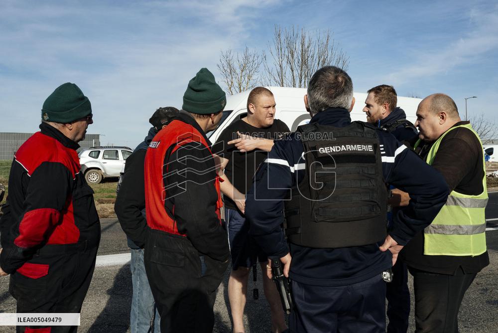 Blockade of Power Stations and Control of Shipments - Montauban