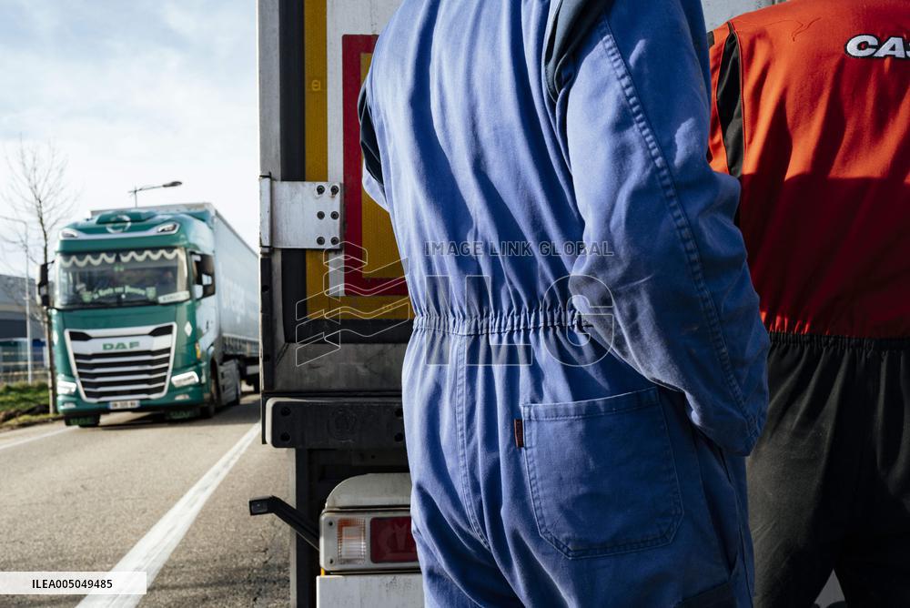 Blockade of Power Stations and Control of Shipments - Montauban