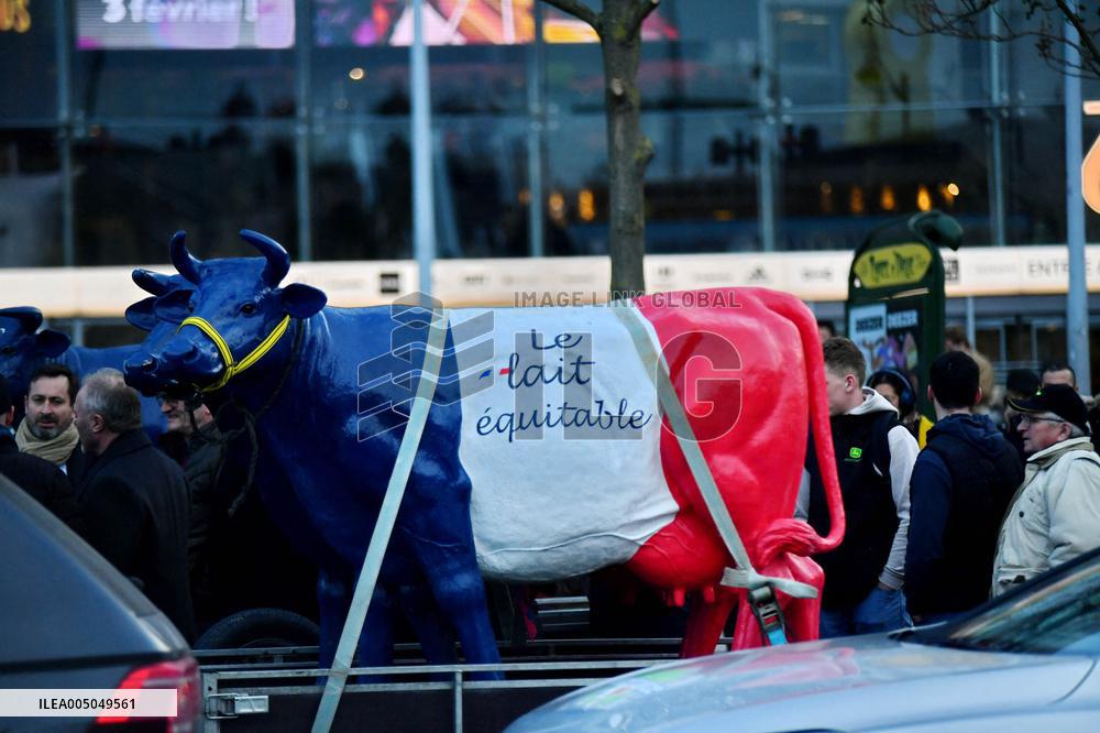 Operation Promotes Fair Trade Milk In Paris - France