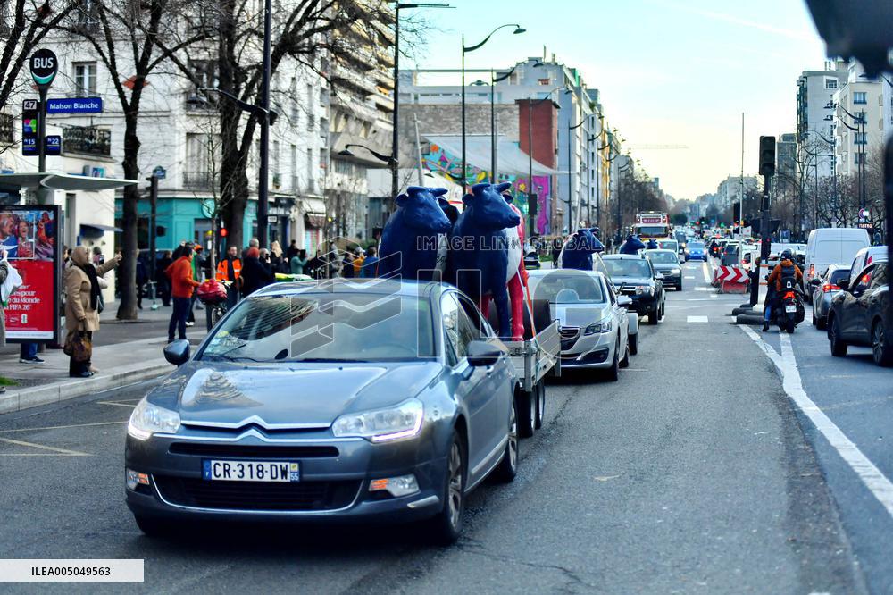 Operation Promotes Fair Trade Milk In Paris - France