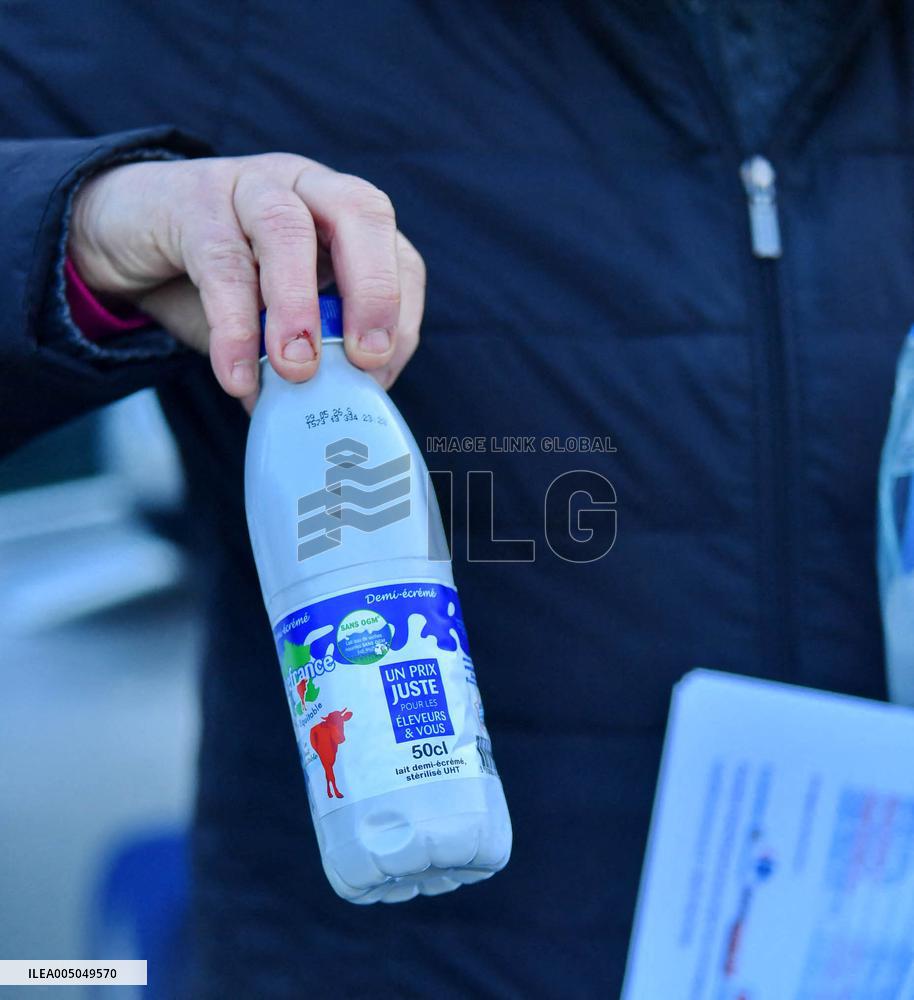 Operation Promotes Fair Trade Milk In Paris - France