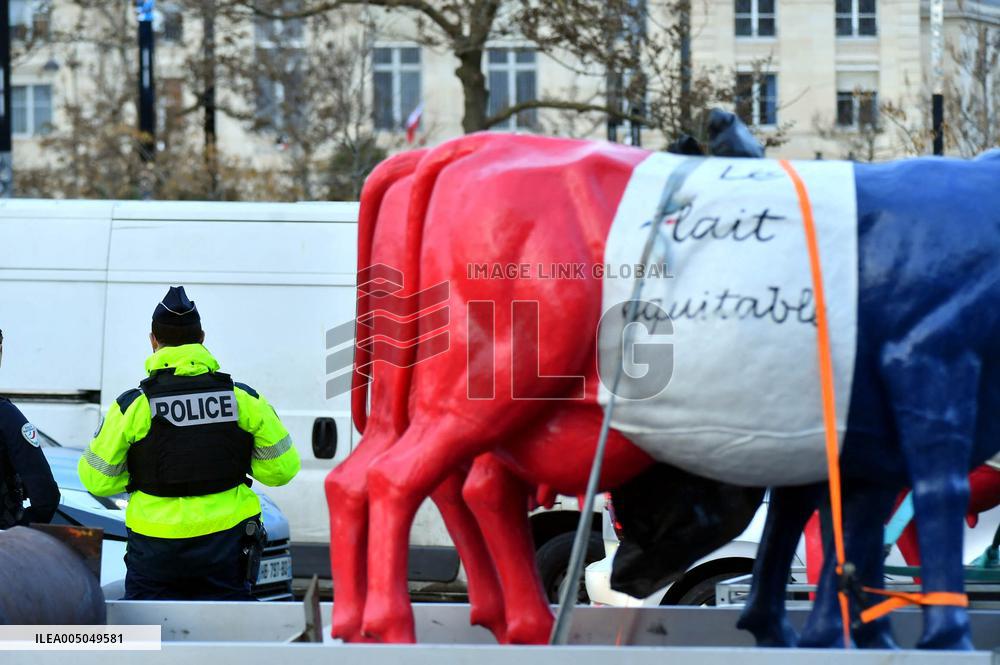 Operation Promotes Fair Trade Milk In Paris - France