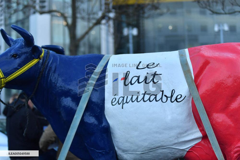 Operation Promotes Fair Trade Milk In Paris - France